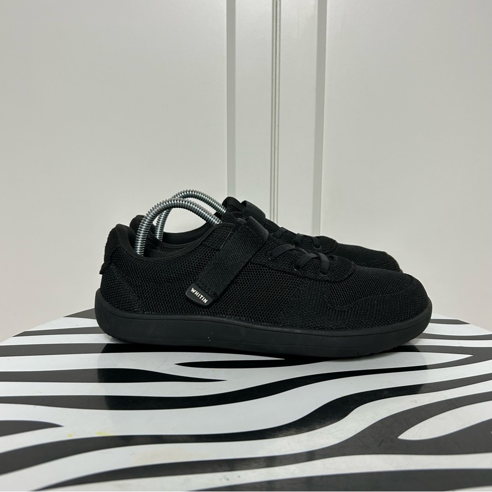 Whitin barefoot black strap